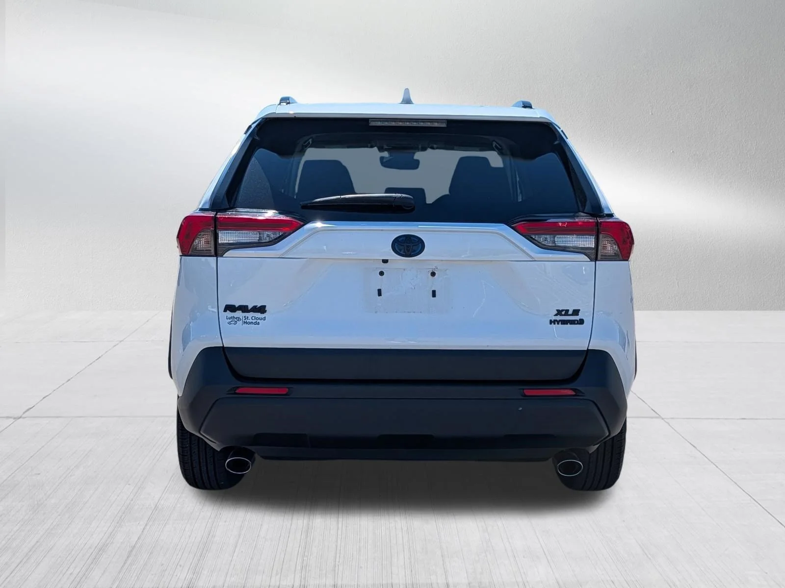 Used 2022 White Toyota Hybrid XLE image 6
