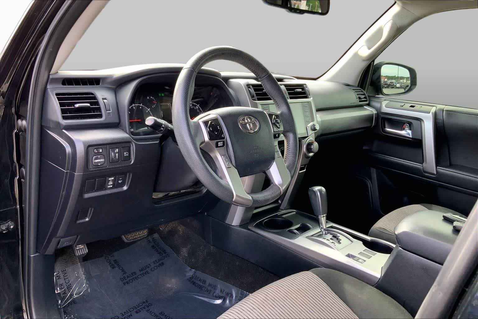 Used 2022 Midnight Black Metallic Toyota SR5 image 16