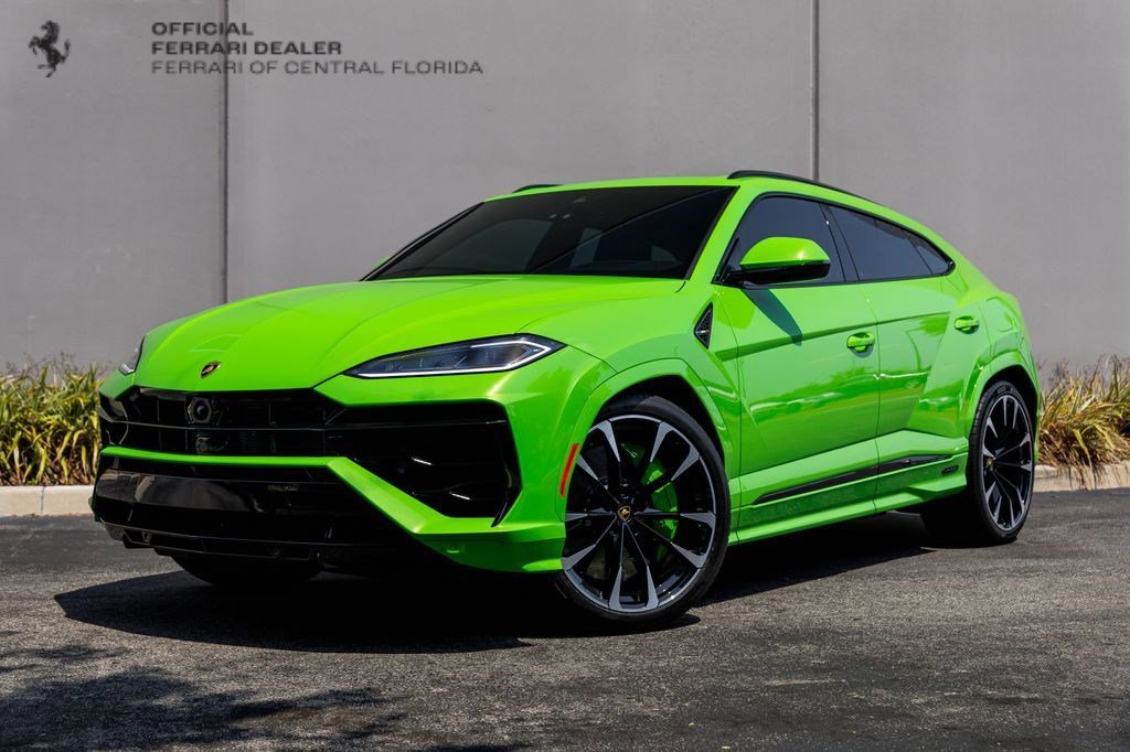 2025 Lamborghini Urus 4.0 V8 PHEV SE's photo