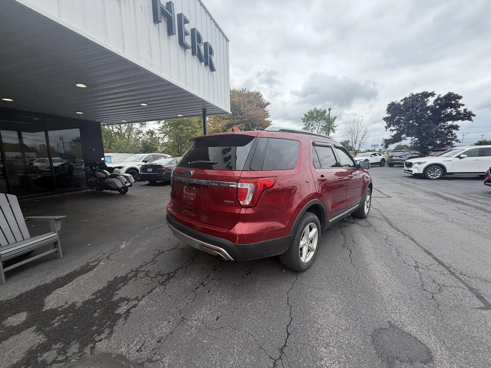 Used 2016 Ruby Red Metallic Tinted Clearcoat Ford XLT image 8