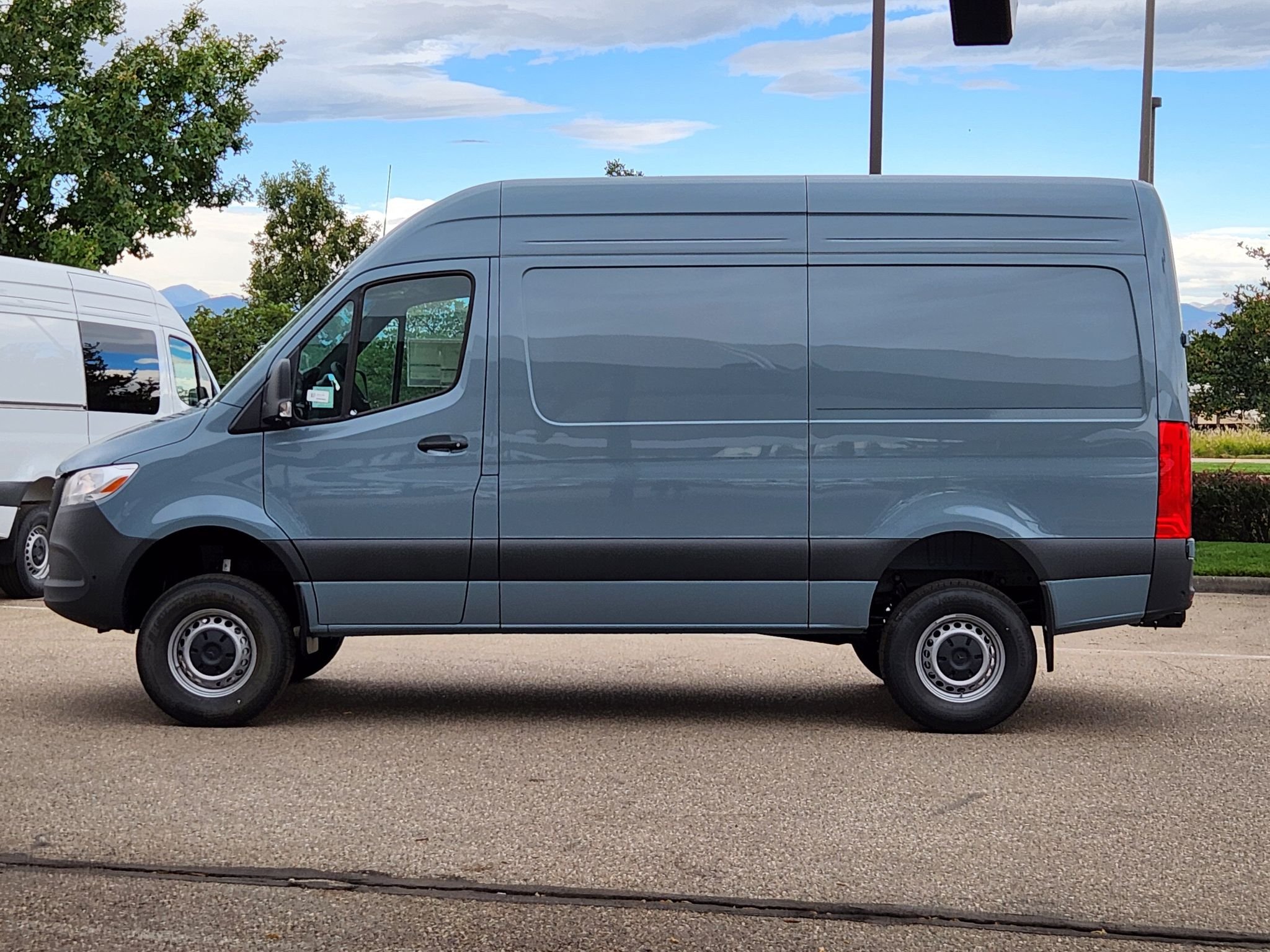 New 2026 Blue Grey Mercedes-Benz CARGO image 5