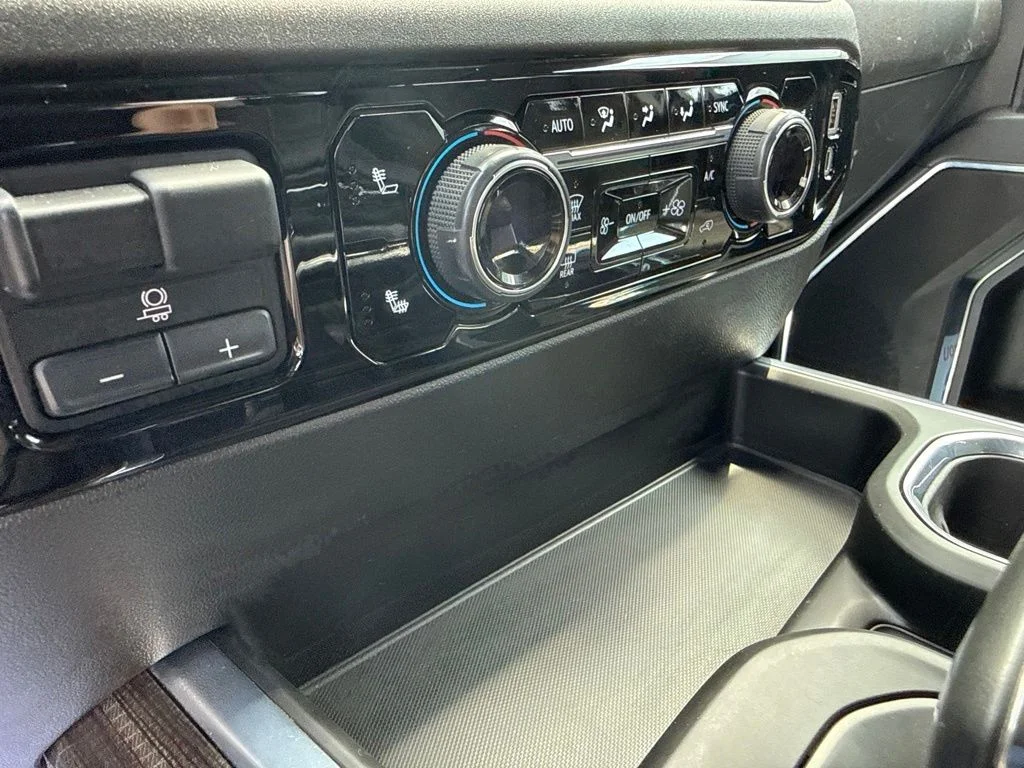 Used 2024 White Chevrolet RST image 28