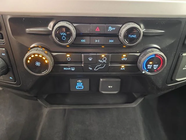 New 2026 Oxford White Ford F-250® XLT image 31