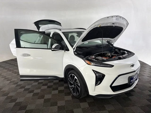 Used 2023 White Chevrolet Premier image 12