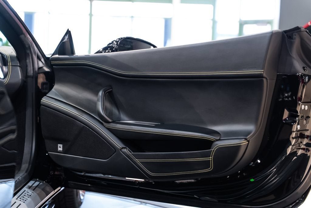 Certified Used 2014 Nero Ferrari Base image 45