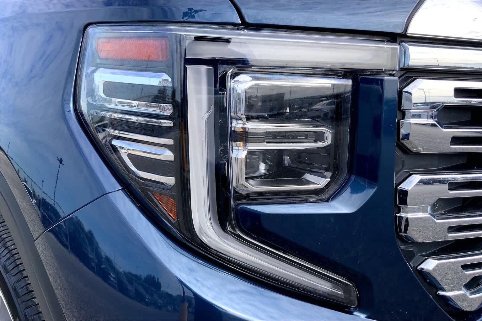 Used 2022 Pacific Blue Metallic GMC Denali image 27