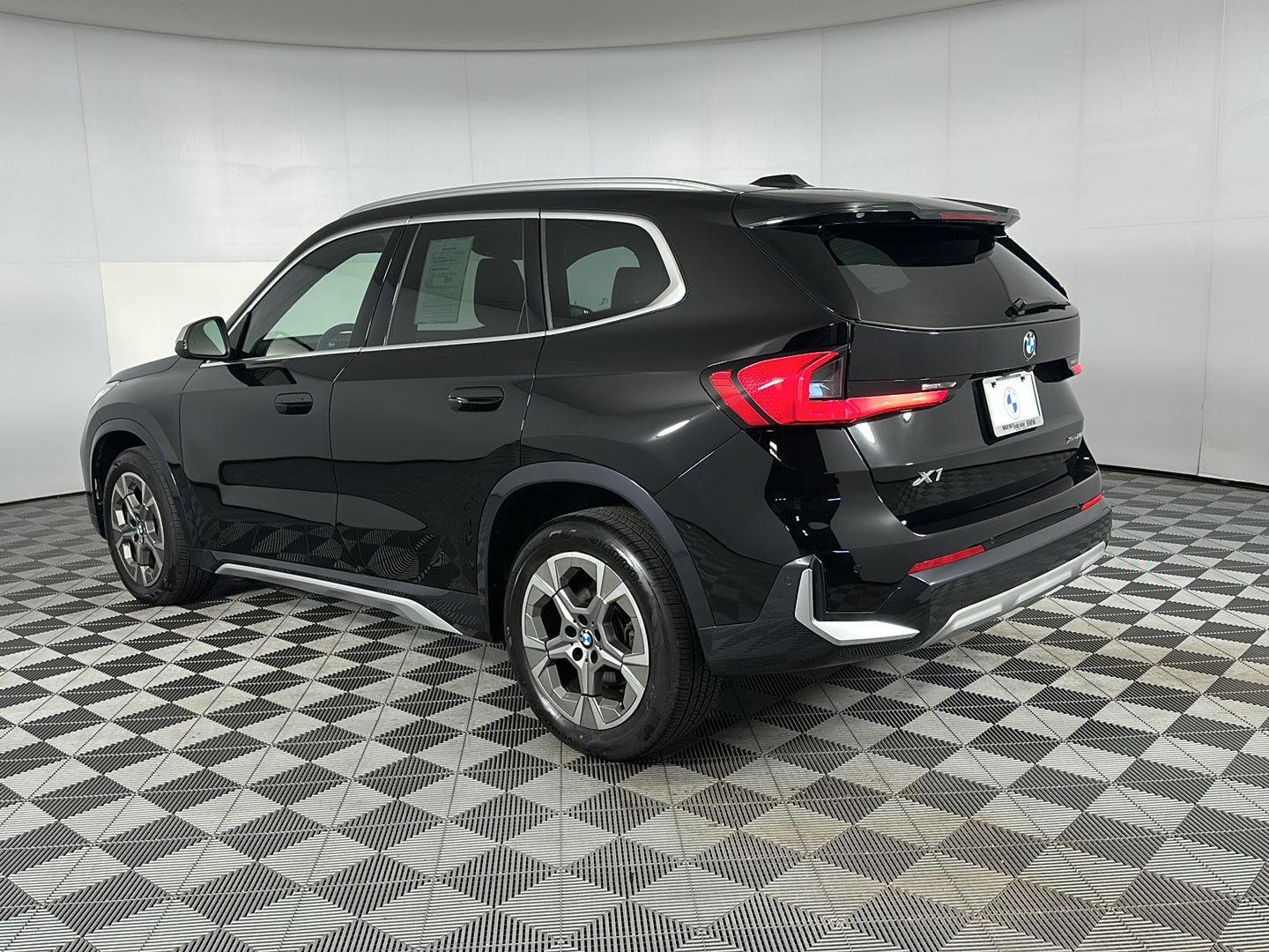 Used 2024 Jet Black BMW xDrive28i image 21
