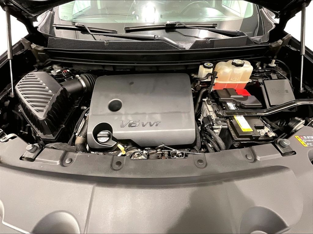 Used 2018 Mosaic Black Metallic Chevrolet High Country image 31
