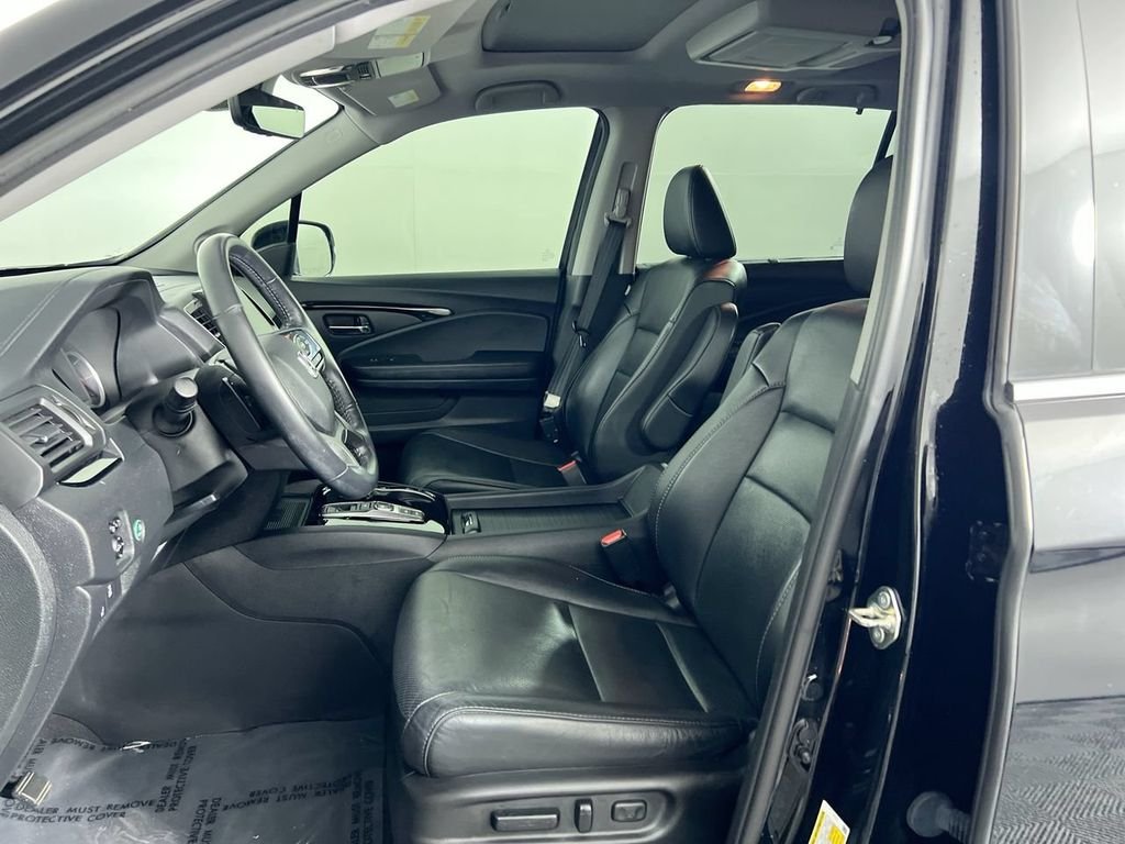 Used 2019 Black Honda Elite image 12