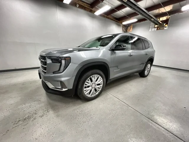 New 2026 Sterling Metallic GMC Elevation image 4