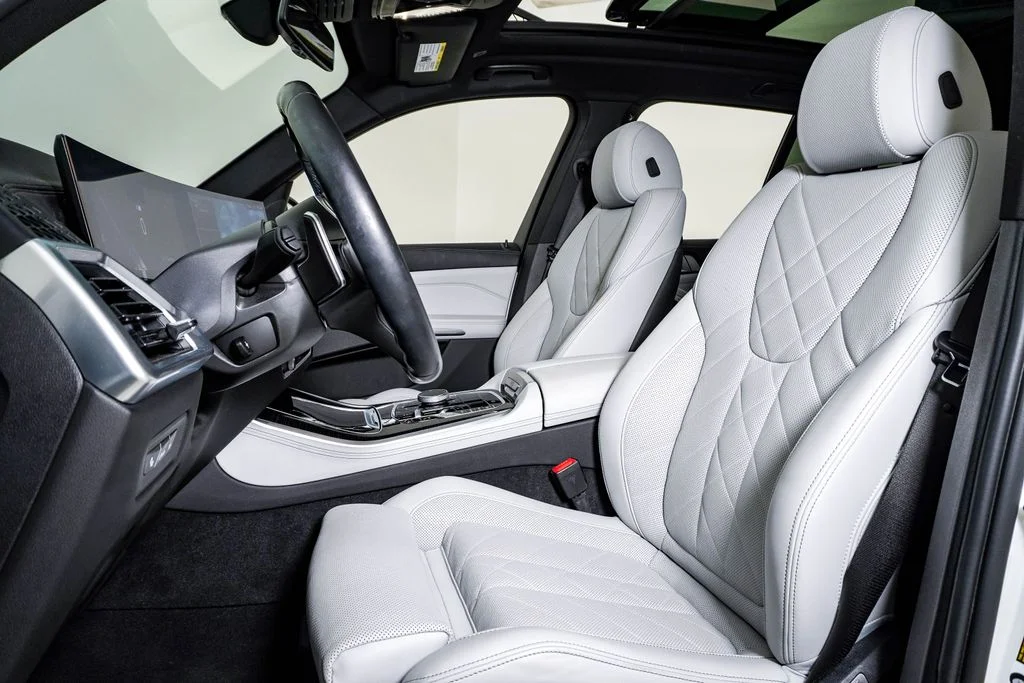 Used 2024 Alpine White BMW xDrive40i image 18
