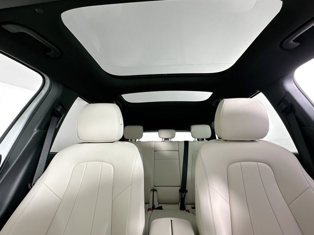 New 2026 Polar White Mercedes-Benz GLB 250 image 53