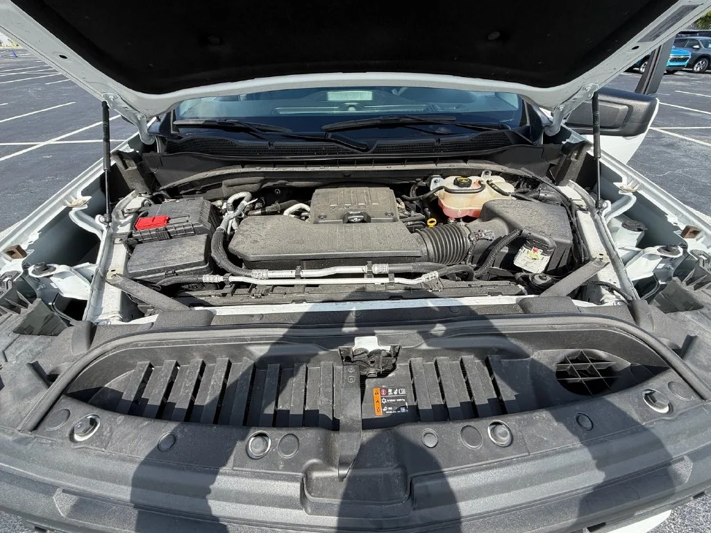 Used 2024 White Chevrolet Custom Trail Boss image 20