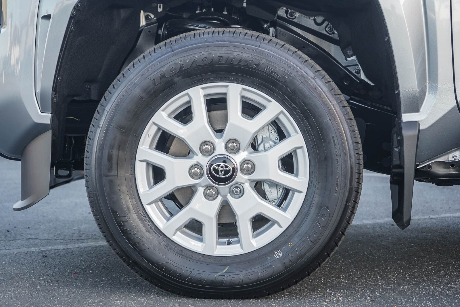 2026 Toyota Tacoma SR5 - Photo 9