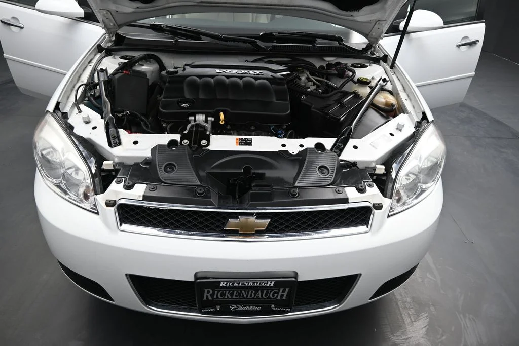 Used 2014 White Chevrolet LTZ image 19