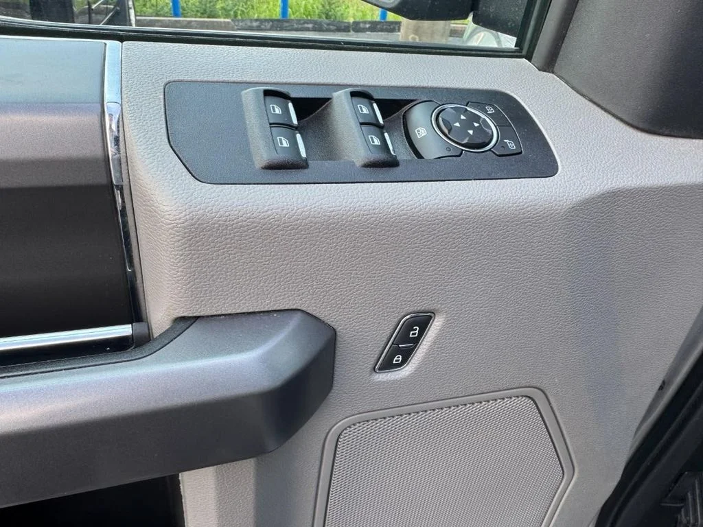 Used 2020 Iconic Silver Metallic Ford XLT image 15