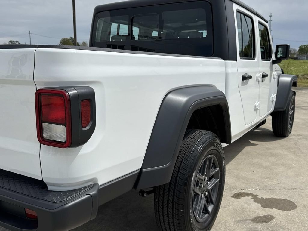 New 2026 Bright White Clear-Coat Exterior Paint Jeep Sport image 14