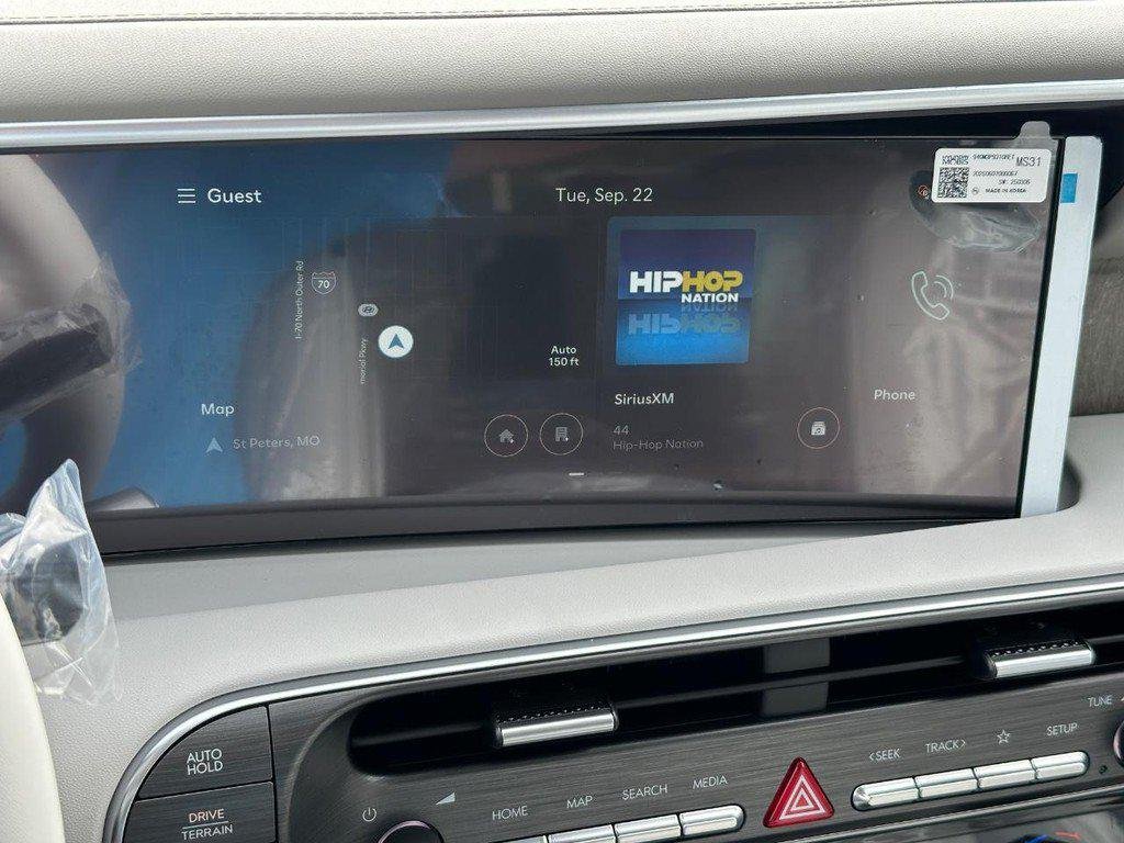 New 2027 White Hyundai SEL AWD image 11