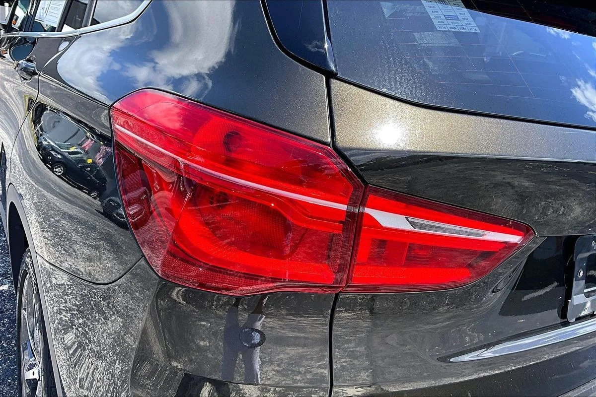 Used 2018 Green BMW xDrive28i image 23