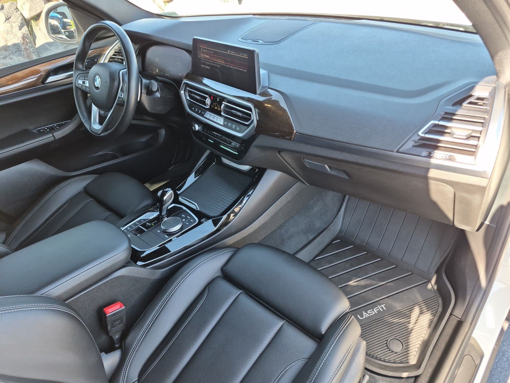 Used 2022 White BMW xDrive30i image 33