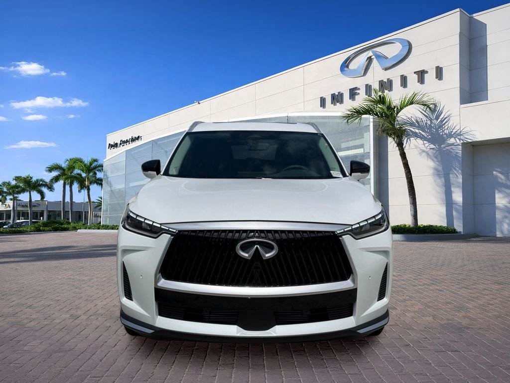New 2027 RADIANT WHITE INFINITI Luxe FWD image 2