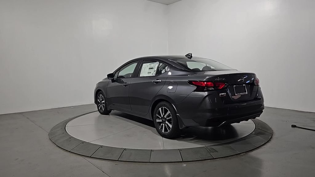 2025 Nissan Versa 1.6 SV photo 3