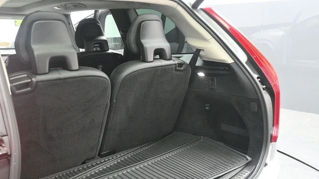 Used 2018 Silver Volvo T6 Momentum image 20
