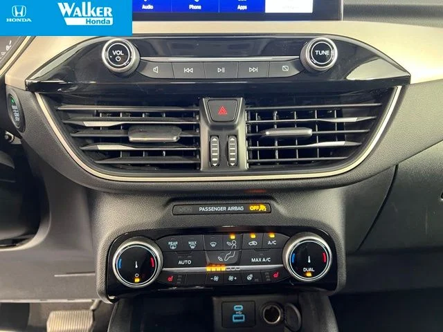 Used 2022 Black Ford SEL image 25