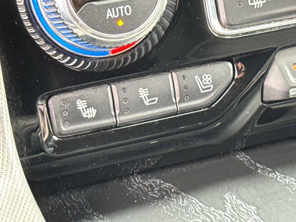 2021 GMC Yukon Denali - Photo 15