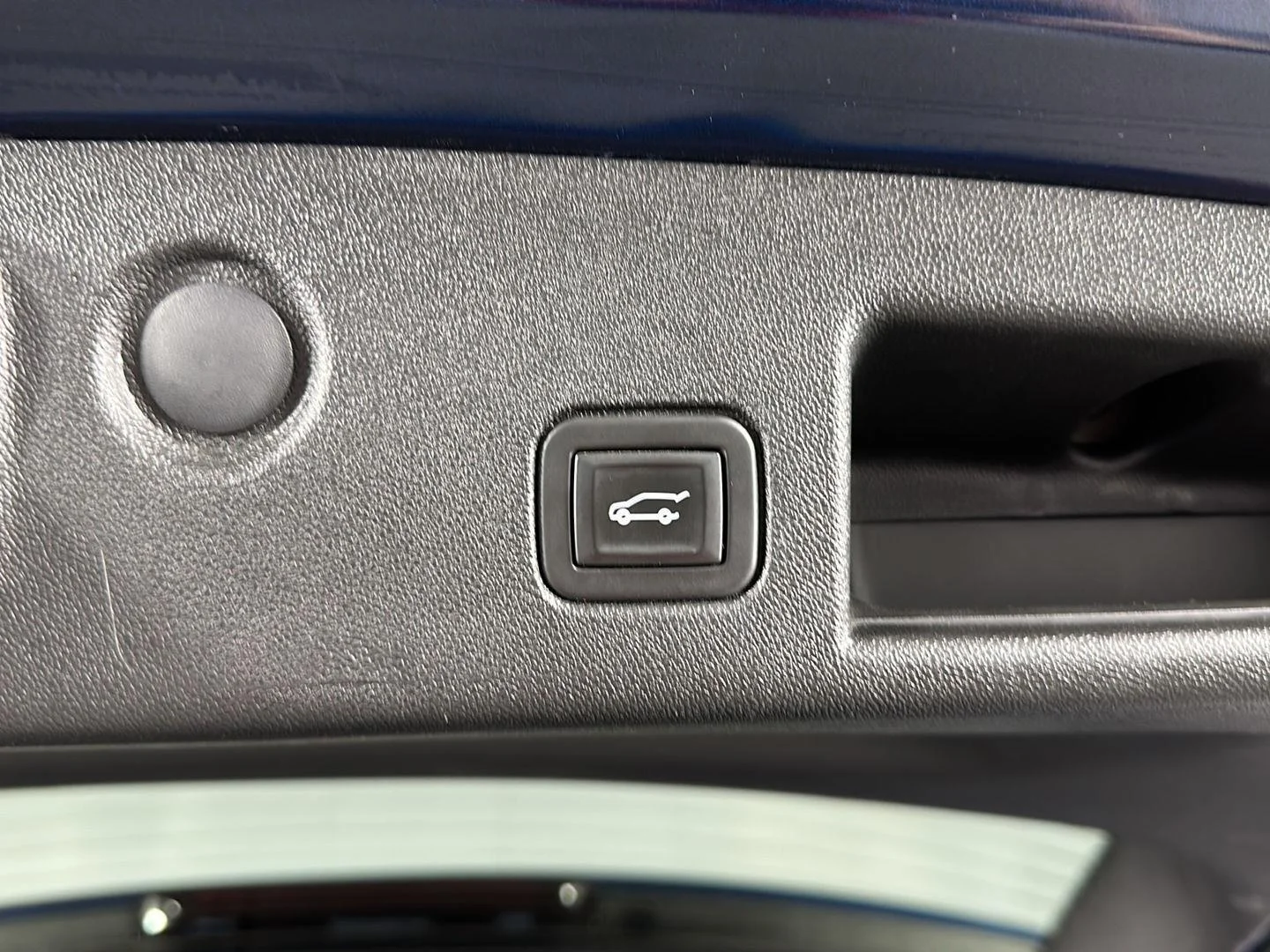 Used 2020 Pacific Blue Metallic Chevrolet LT image 28