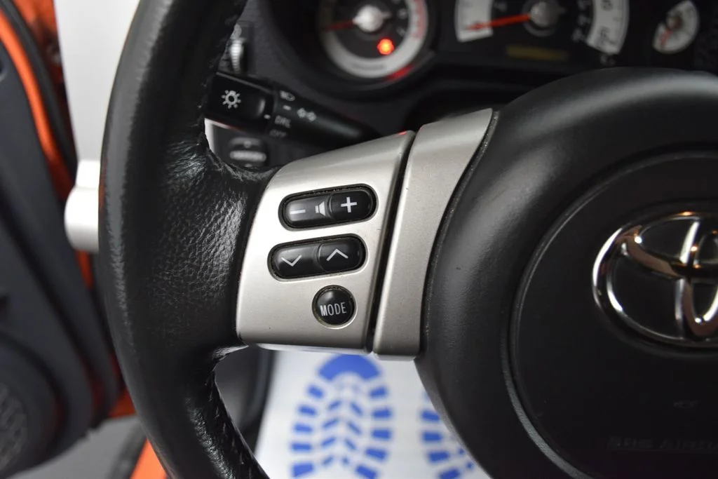 Used 2014  Toyota Base image 9