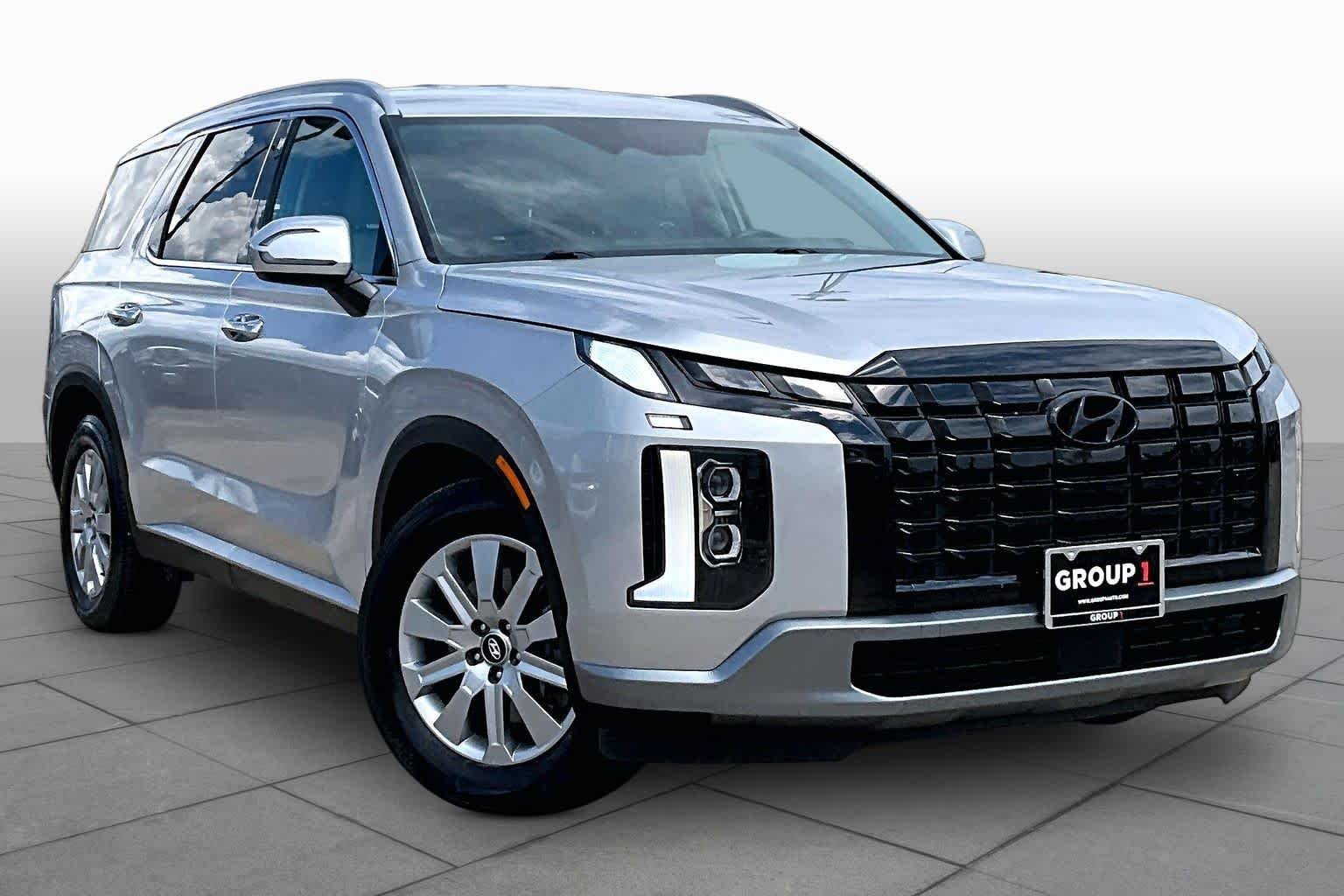 Used 2025 Typhoon Silver Hyundai SEL image 3