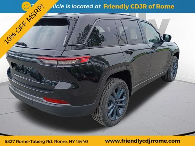 New 2026 Diamond Black Crystal Pearl-Coat Exterior Paint Jeep  image 5