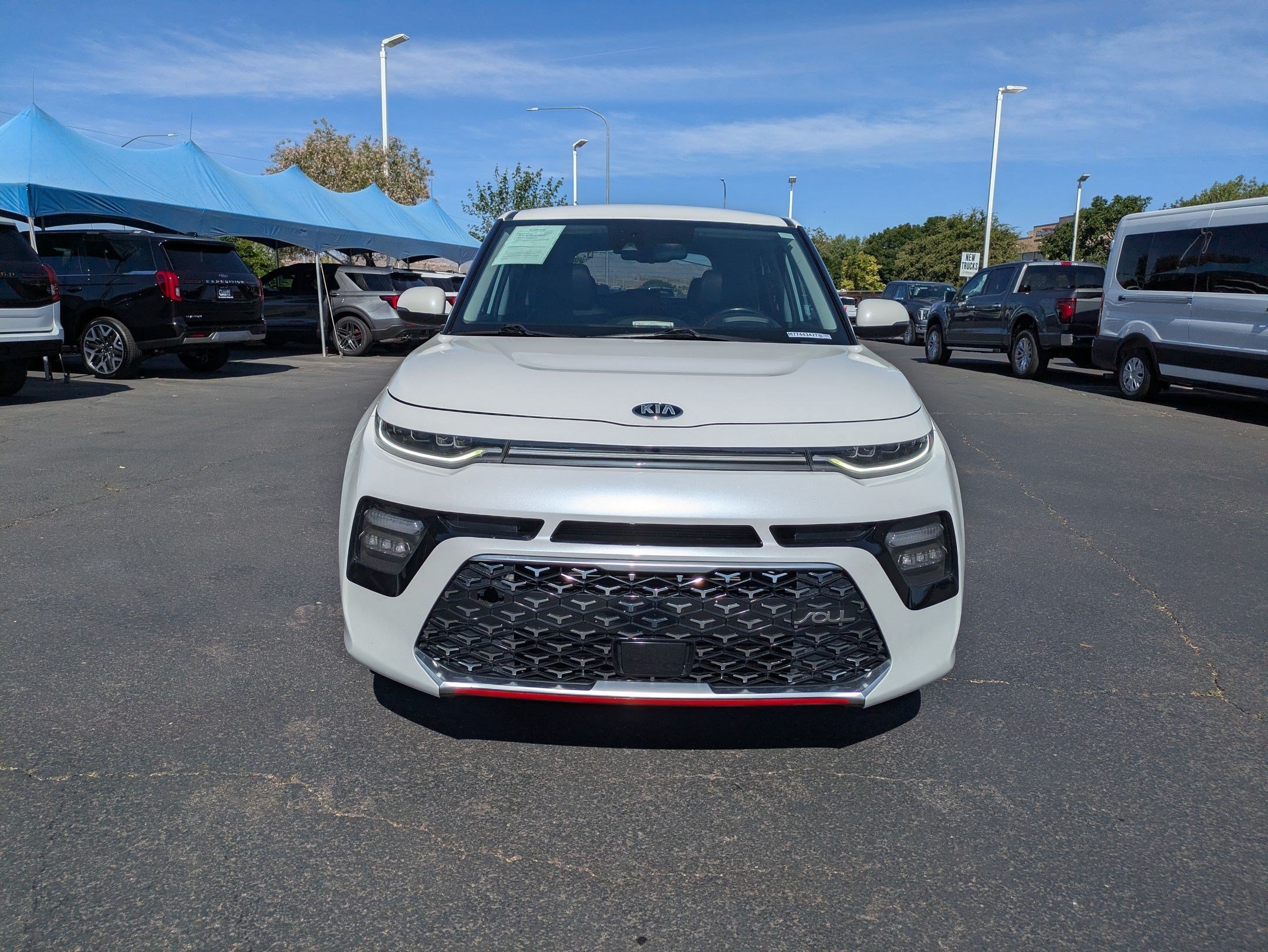 Used 2021 Snow White Pearl Kia Turbo image 8