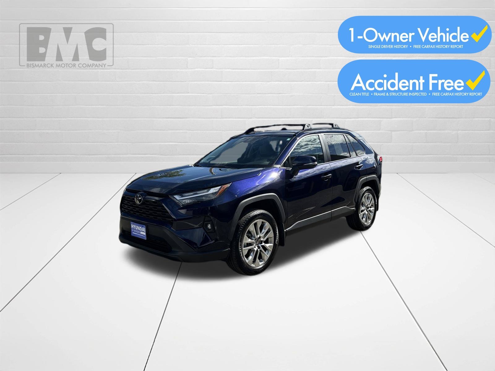 Used 2025 Blue Toyota XLE Premium image 1