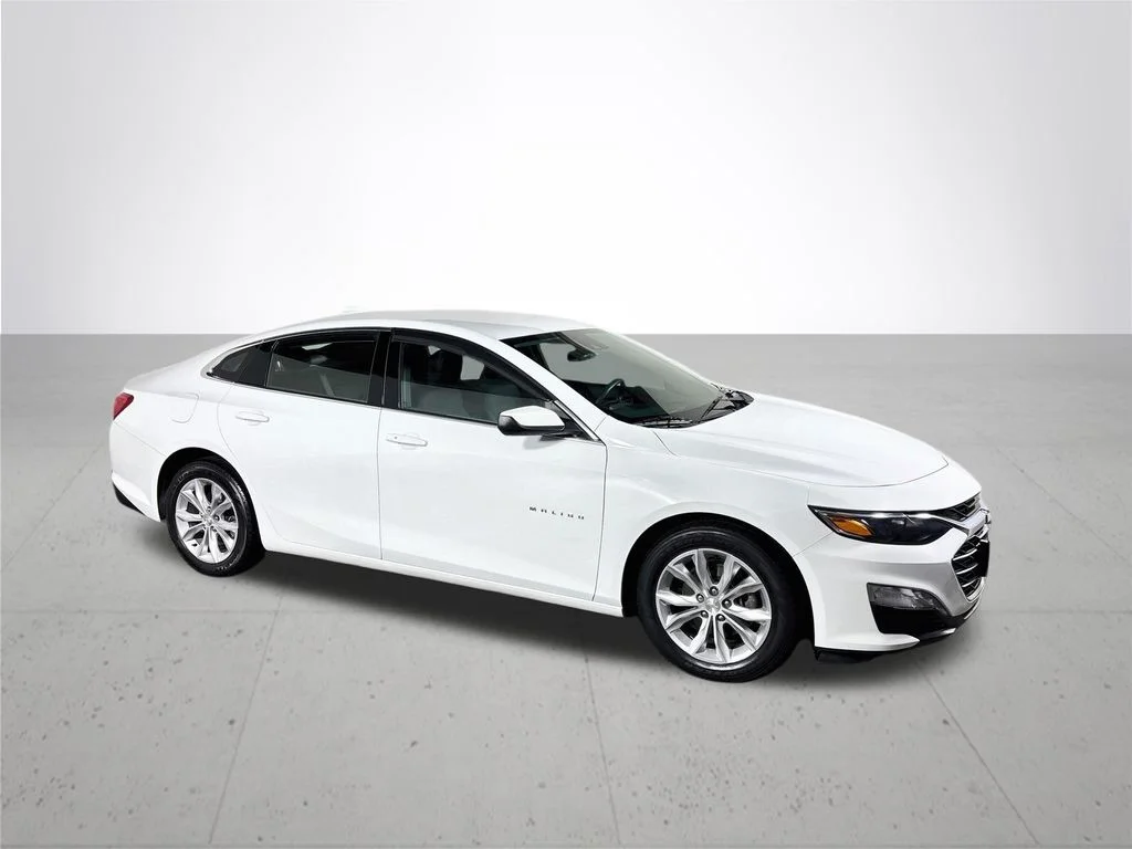 Used 2023 White Chevrolet LT image 4