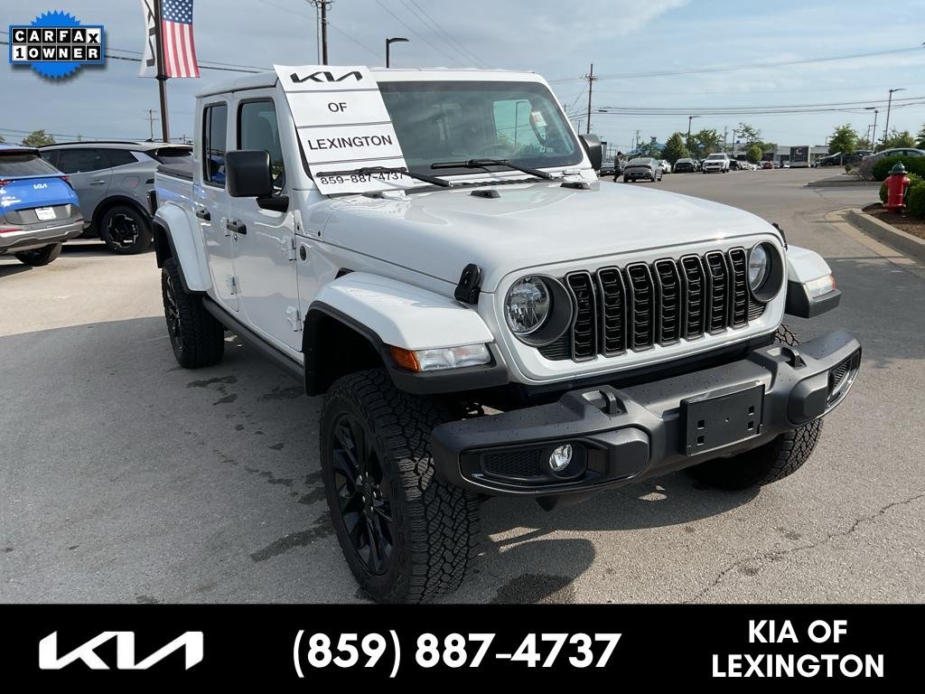 2024 Jeep Gladiator Nighthawk Auto's photo