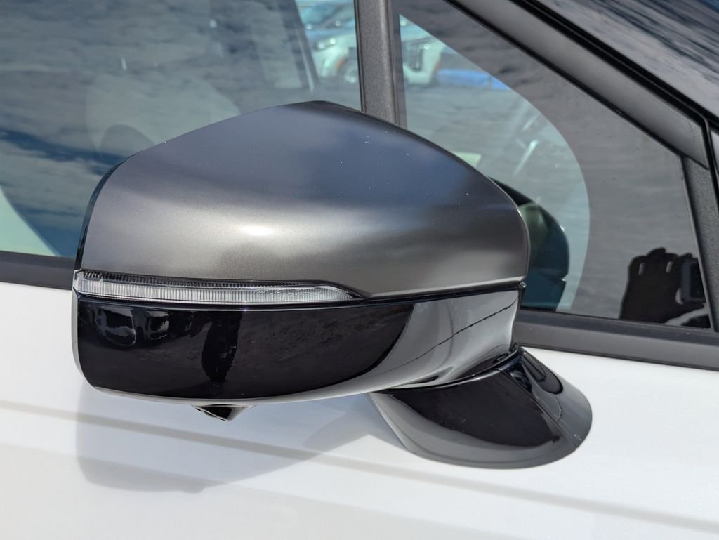New 2026 Snow White Pearl Kia SX Prestige image 11