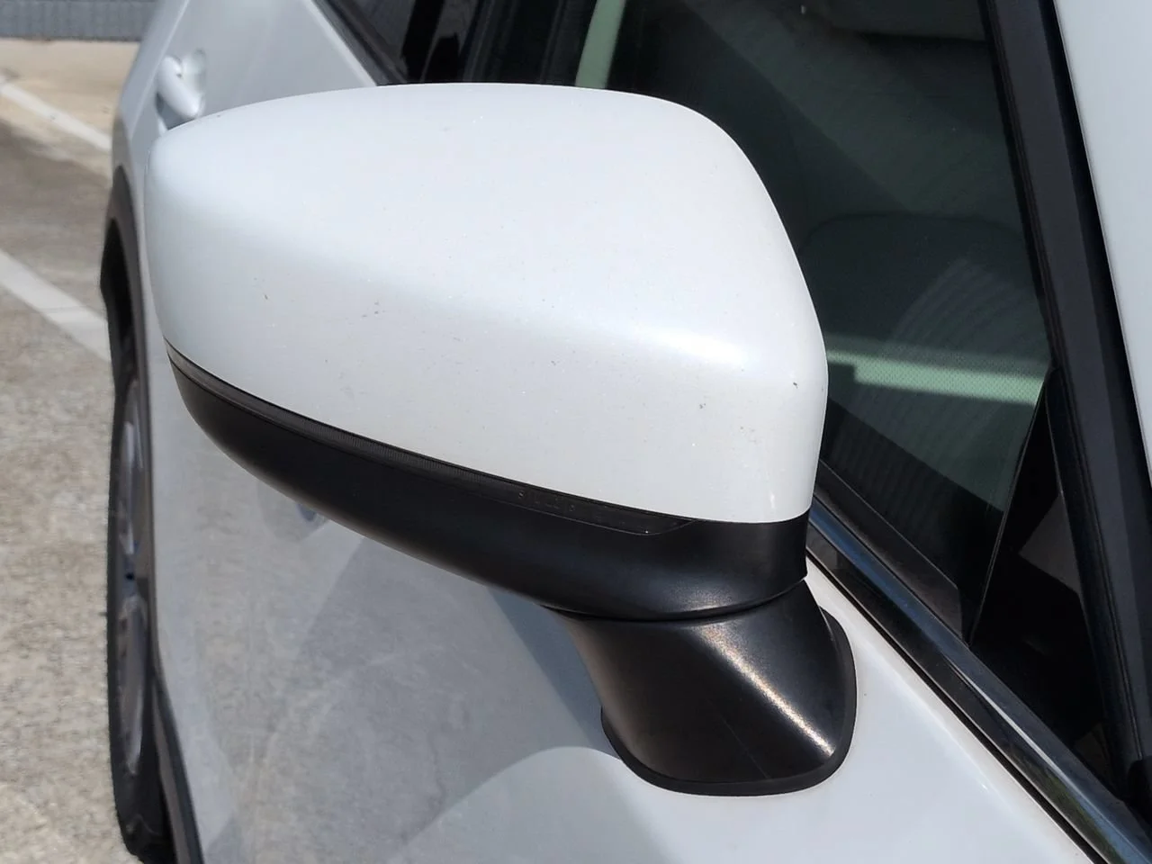 Used 2020 Snowflake White Pearl Mica Mazda Grand Touring image 12