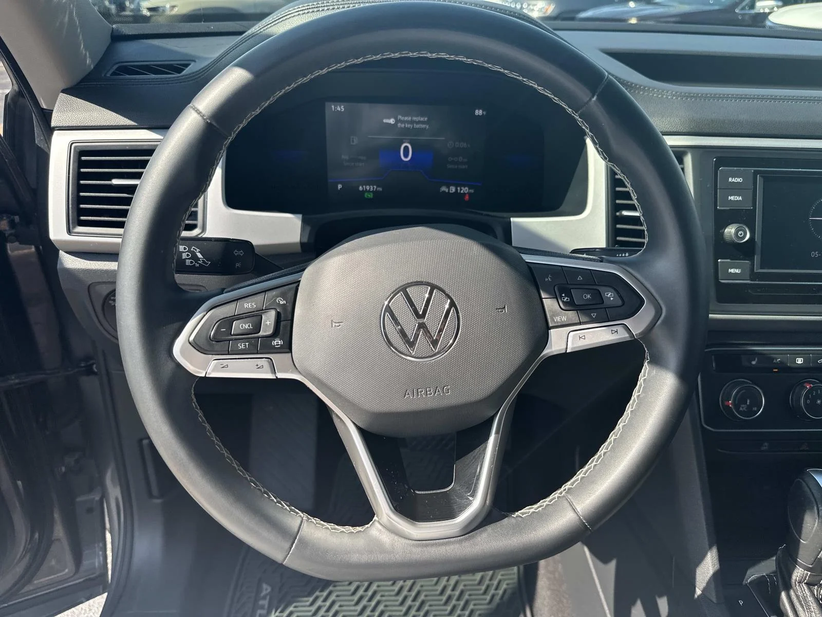 Used 2022 Gray Volkswagen 2.0T SE image 14
