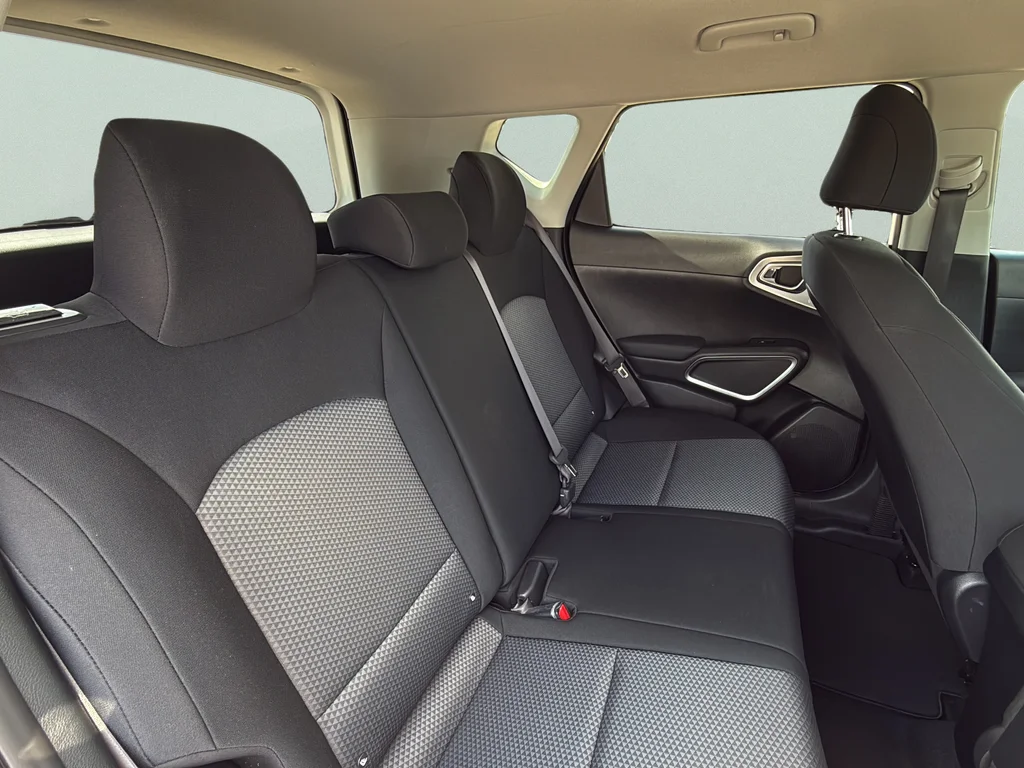 Used 2023 Snow White Pearl Kia LX image 22