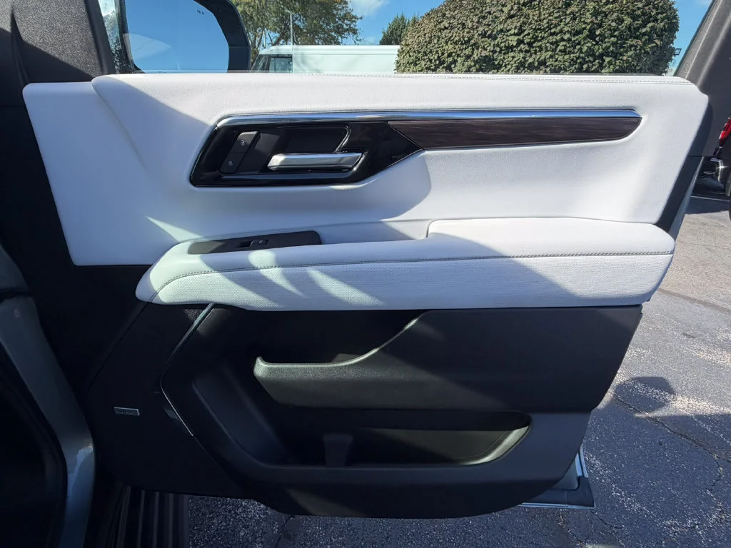 2025 Chevrolet Tahoe Premier - Photo 22