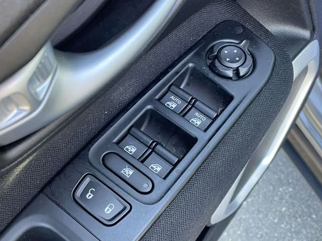 Used 2020 Gray Clearcoat Jeep Latitude image 15