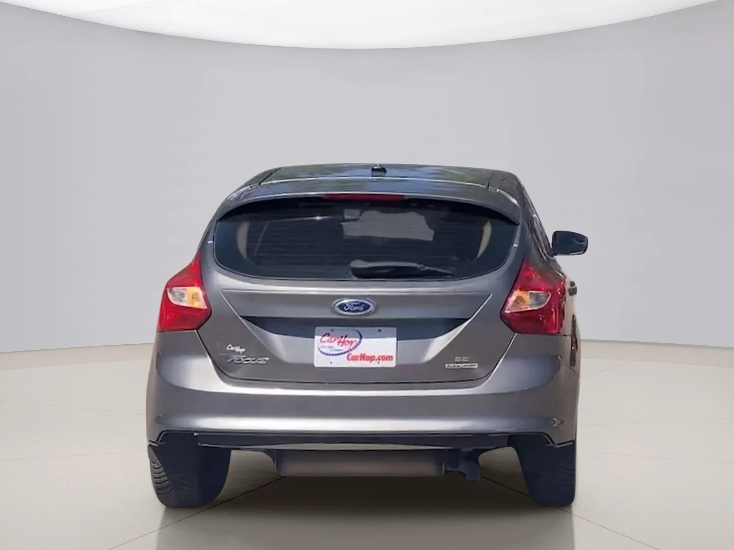 Used 2014 Grey Ford SE image 4
