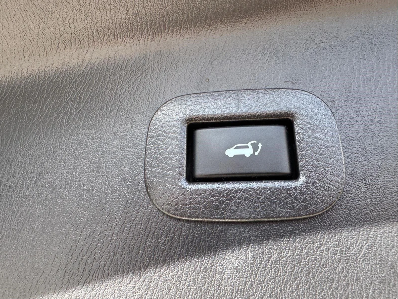 Used 2022 Champagne Quartz INFINITI PREMIUM SELECT image 12