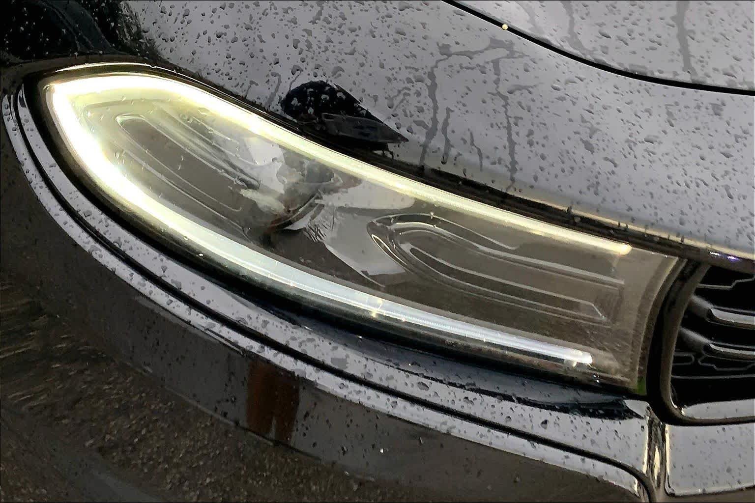 Used 2022 Pitch Black Clearcoat Dodge SXT image 26
