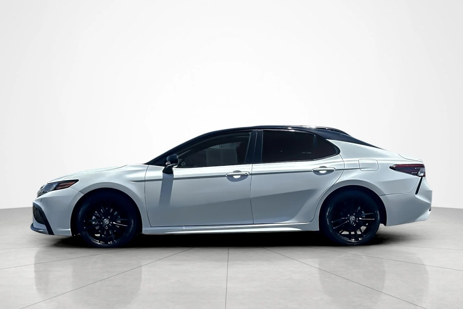 Certified Used 2024 WIND CHILL PEARL/BLK Toyota XSE V6 image 2