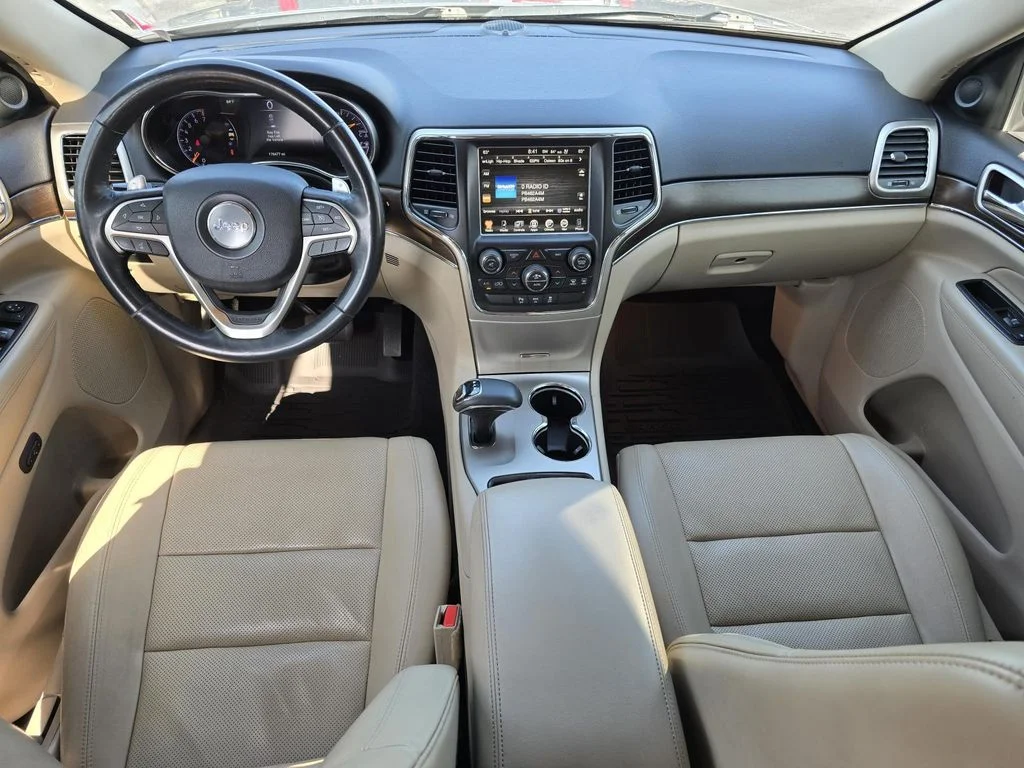 Used 2015 Silver Jeep Limited image 11