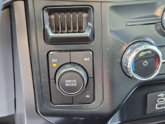 Used 2025 Black Ford XLT image 29
