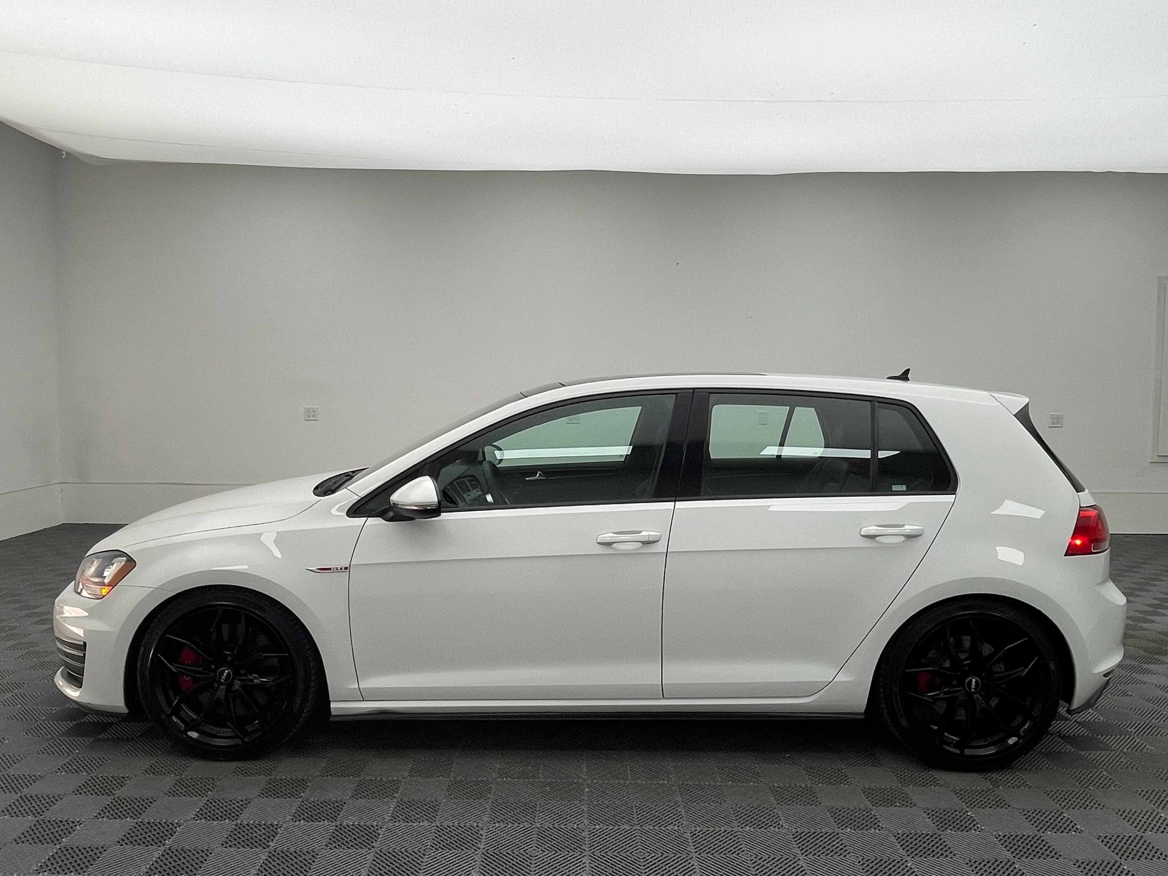 Used 2016 Pure White Volkswagen Autobahn image 12